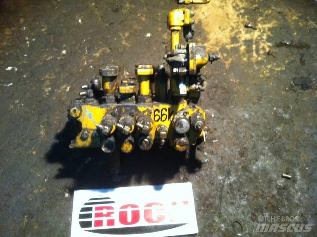 Komatsu 76B3-002 - 4 SEKCYJNY Hidraulice