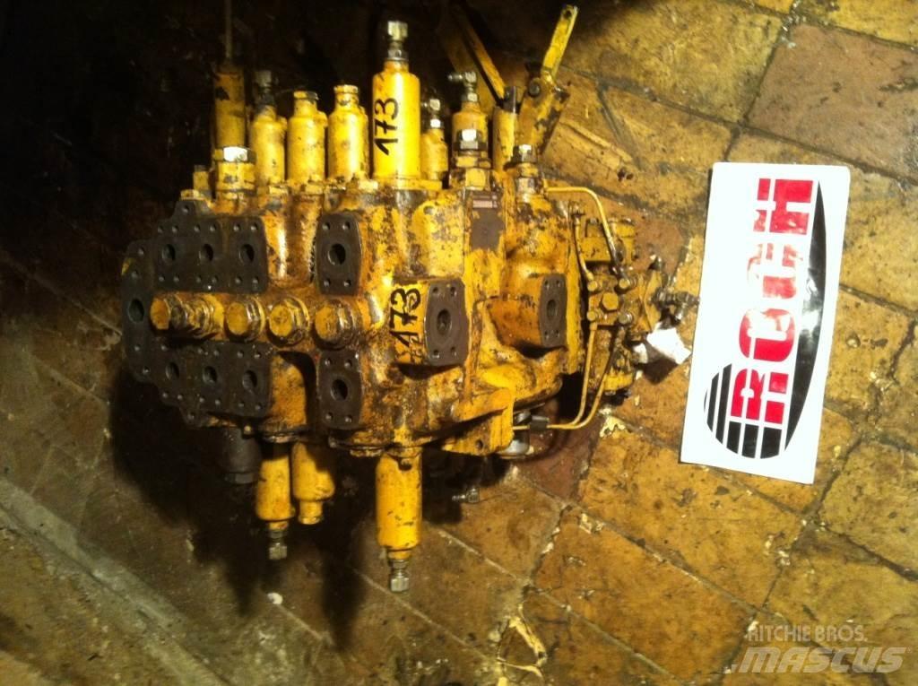 Komatsu 91A062M - 9 SEKCYJNY Hidraulice