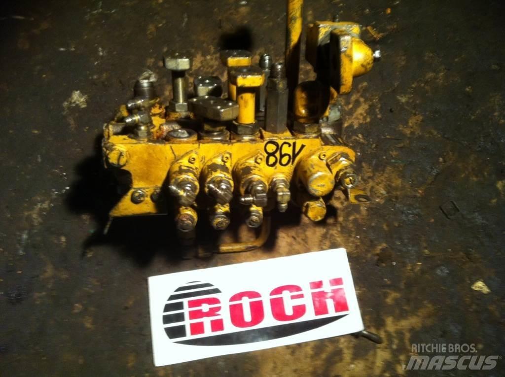 Komatsu BBF10021 - 4 SEKCYJNY Hidraulice