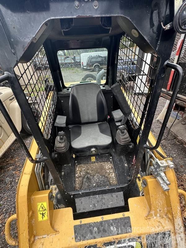 ASV RT-40 Încarcatoare cu excavator