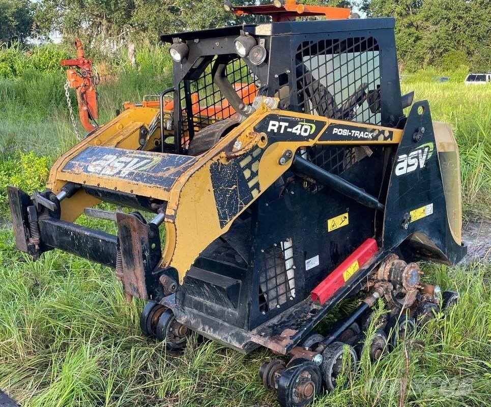 ASV RT-40 Încarcatoare cu excavator