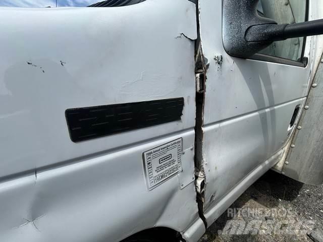 Ford E-350 Autocamioane