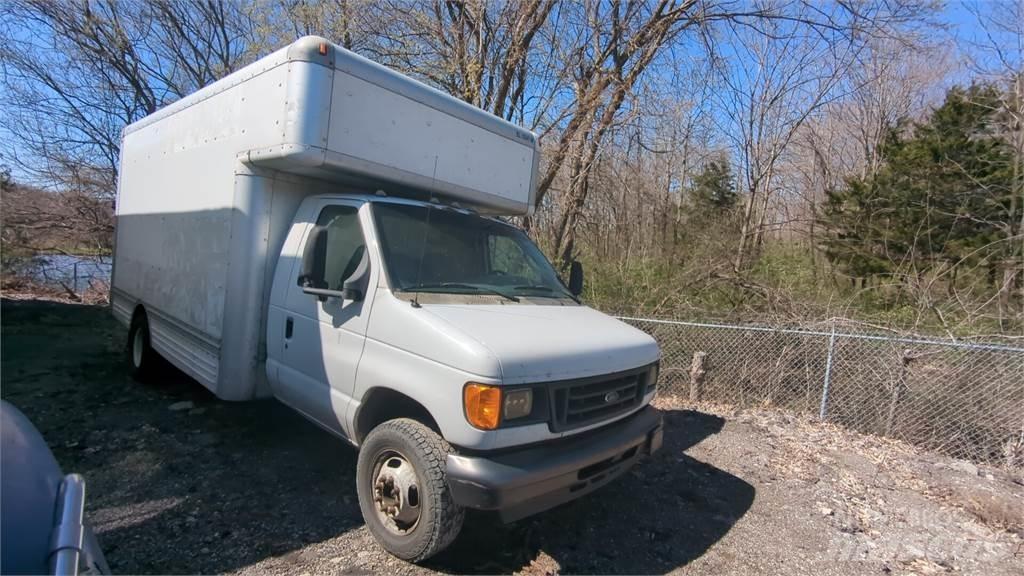 Ford E450 Autocamioane
