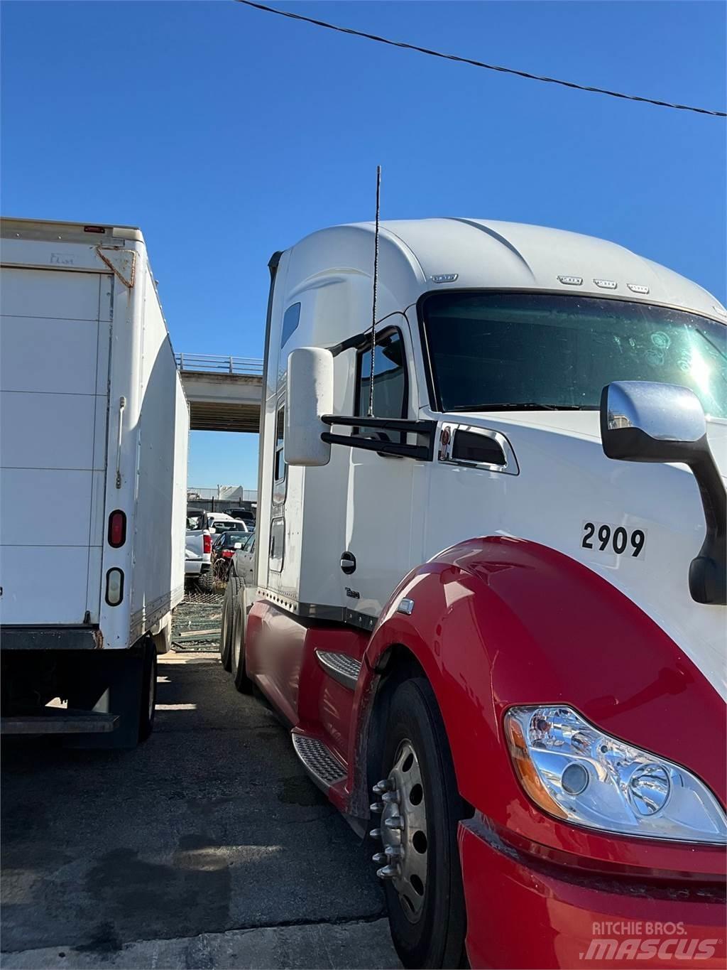 Kenworth T680 Autotractoare