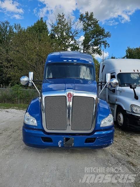 Kenworth T680 Autotractoare