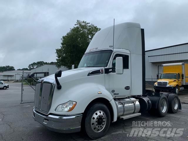 Kenworth T680 Autotractoare