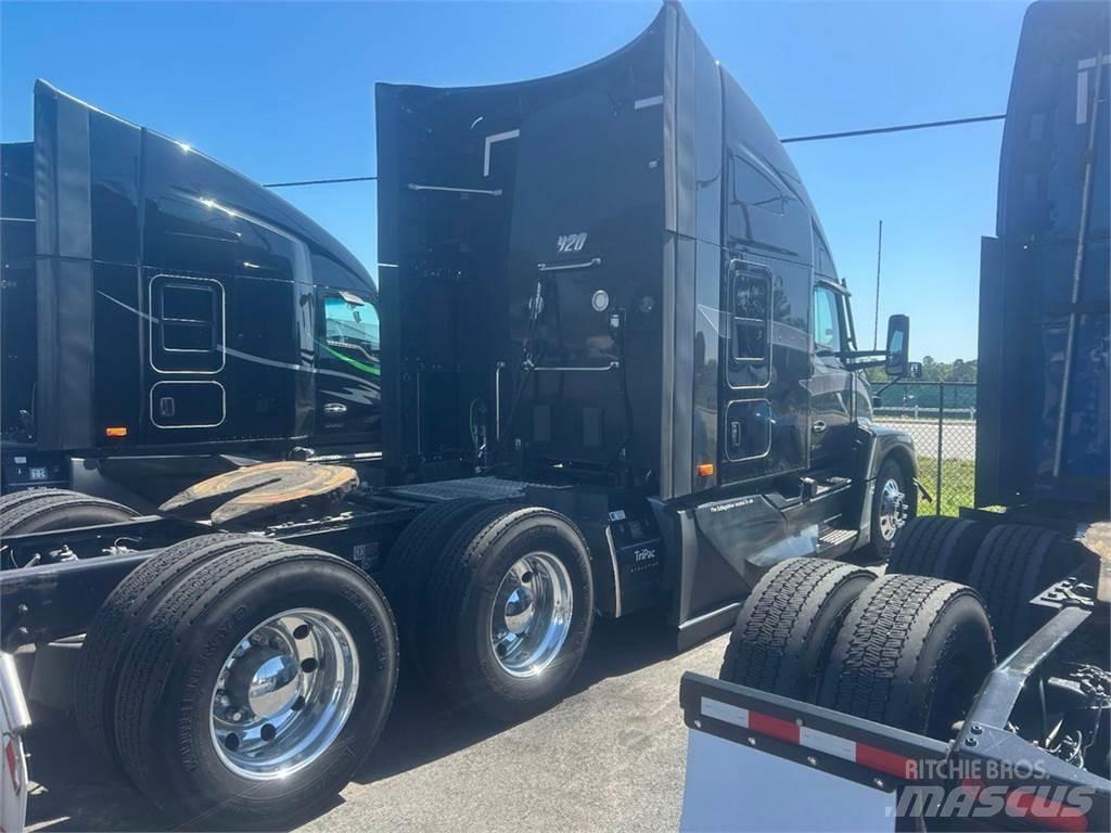 Kenworth T680 Autotractoare