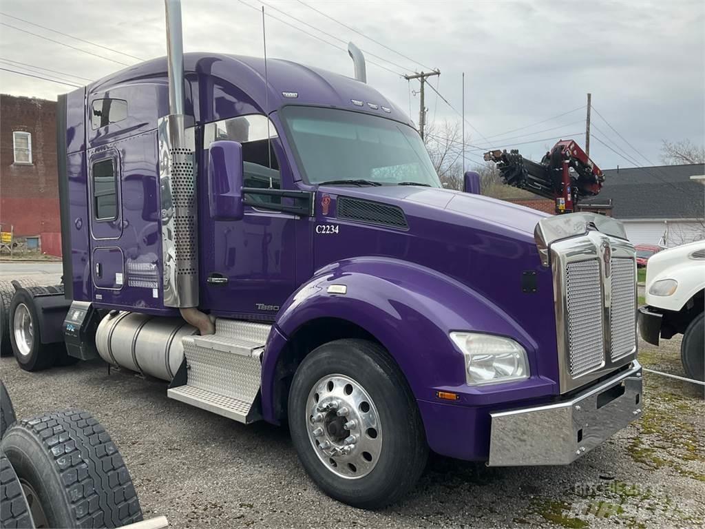 Kenworth T880 Autotractoare