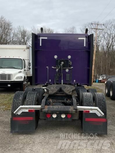 Kenworth T880 Autotractoare