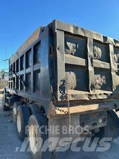 Mack CT713 Autobasculanta