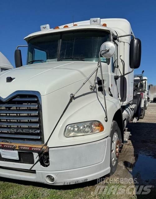 Mack CXU613 Autotractoare
