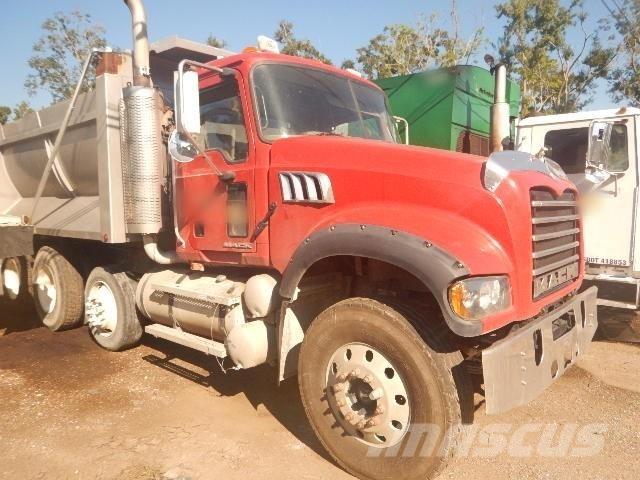 Mack GU713 Autobasculanta