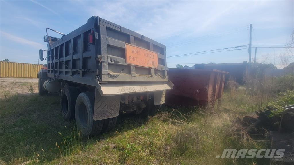 Mack RD6885 Autobasculanta