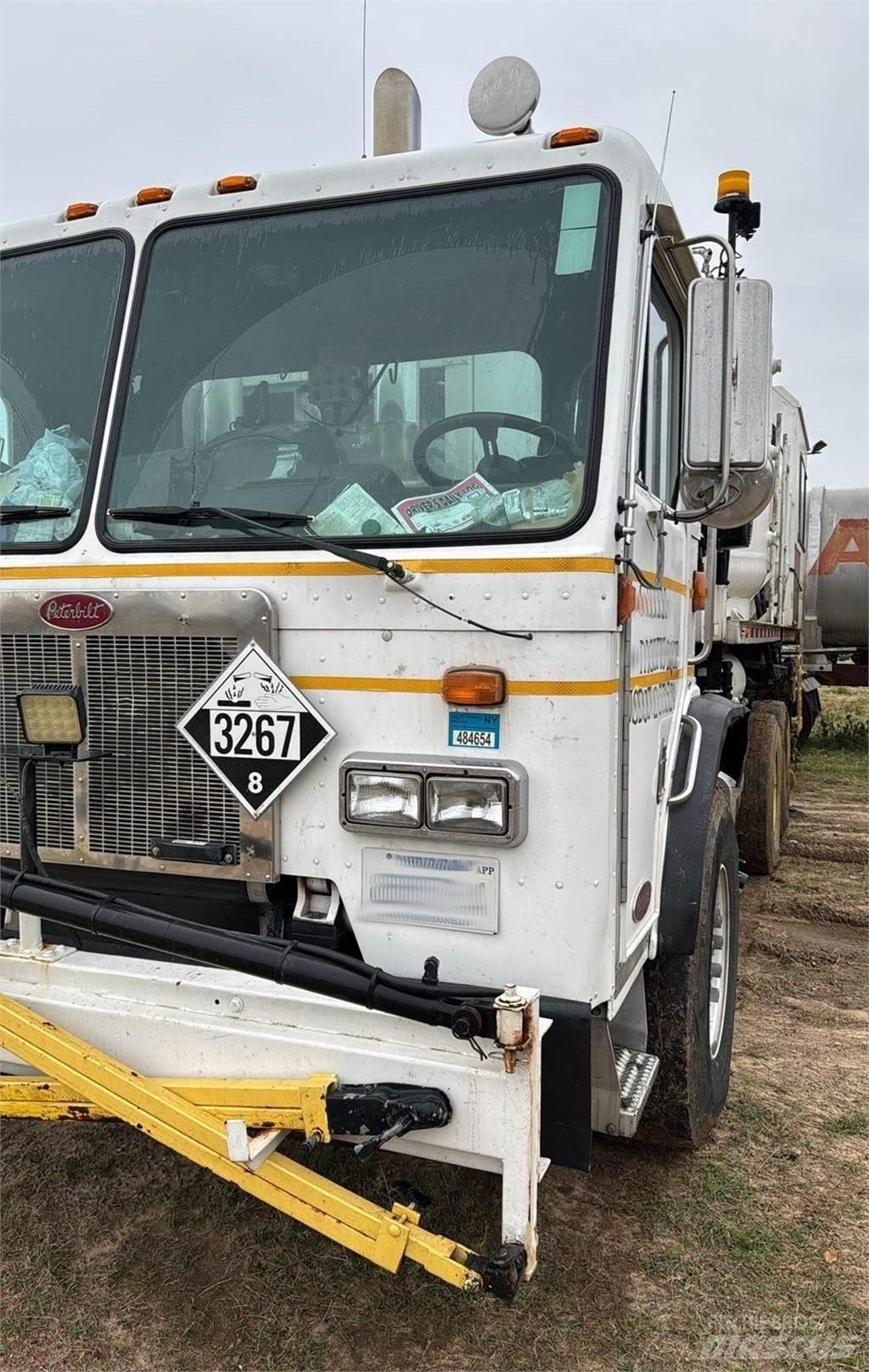 Peterbilt 320 Altele