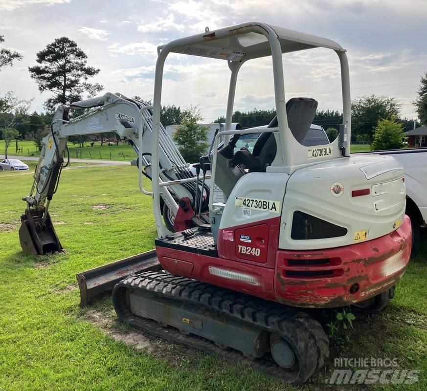 Takeuchi TB240 Excavatoare 7t - 12t
