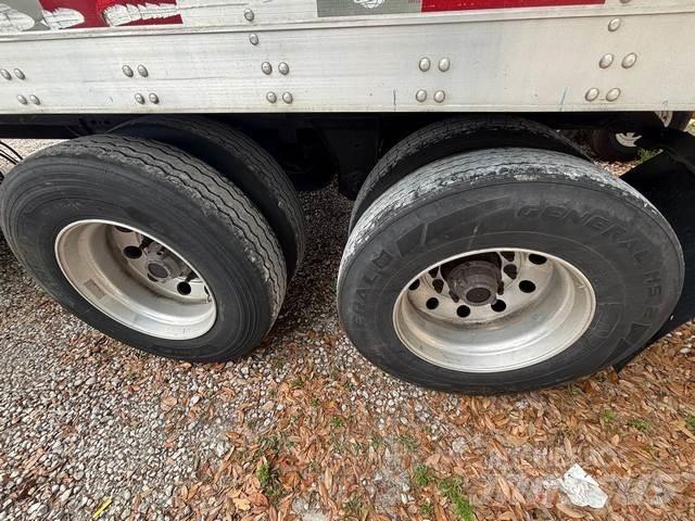Utility 3000R Remorci transport vehicule