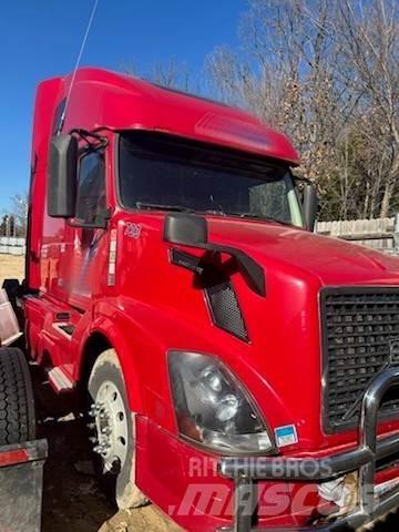 Volvo VNL64T670 Autotractoare