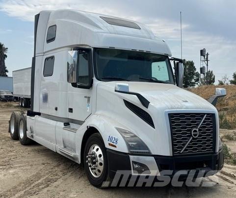 Volvo VNL64T670 Autotractoare