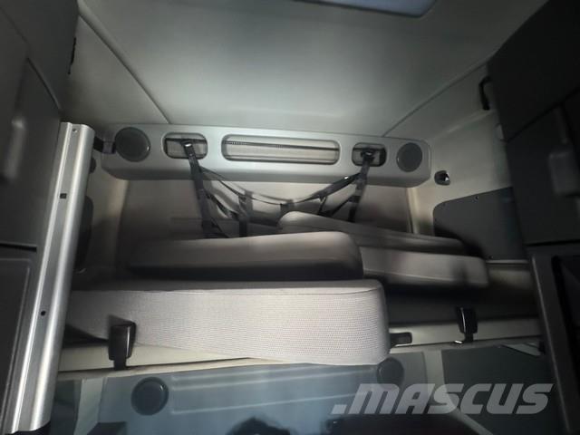 Volvo VNL64T670 Autotractoare