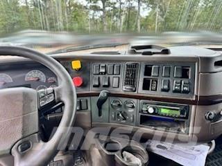 Volvo VNL64T780 Autotractoare