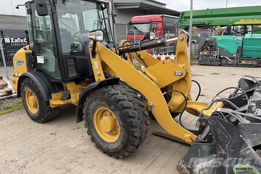 CAT 906 M Incarcator pe pneuri