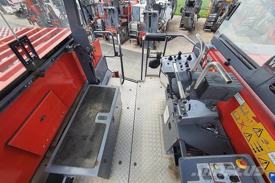 Wirtgen W 220 Utilaje asfalt cu freze reci