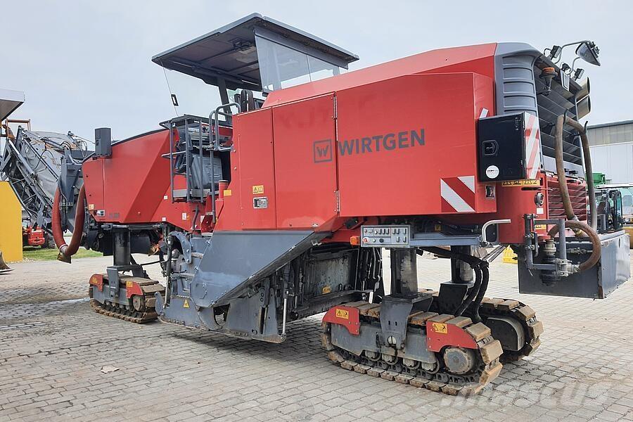 Wirtgen W 220 Utilaje asfalt cu freze reci