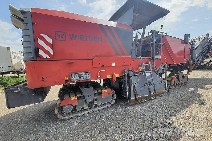Wirtgen W 220 Utilaje asfalt cu freze reci