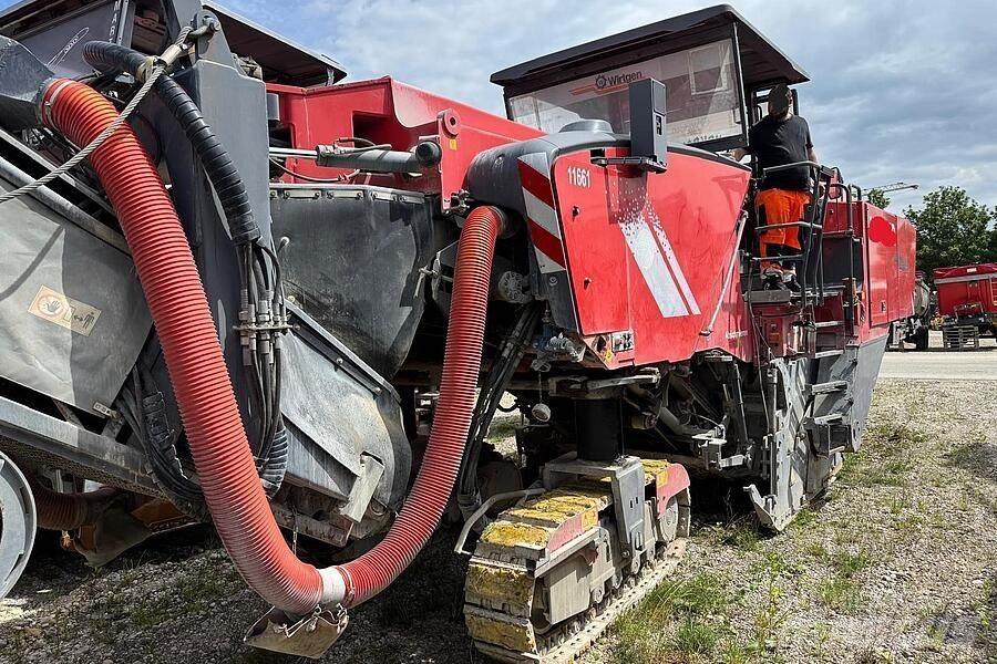 Wirtgen W 250 Utilaje asfalt cu freze reci