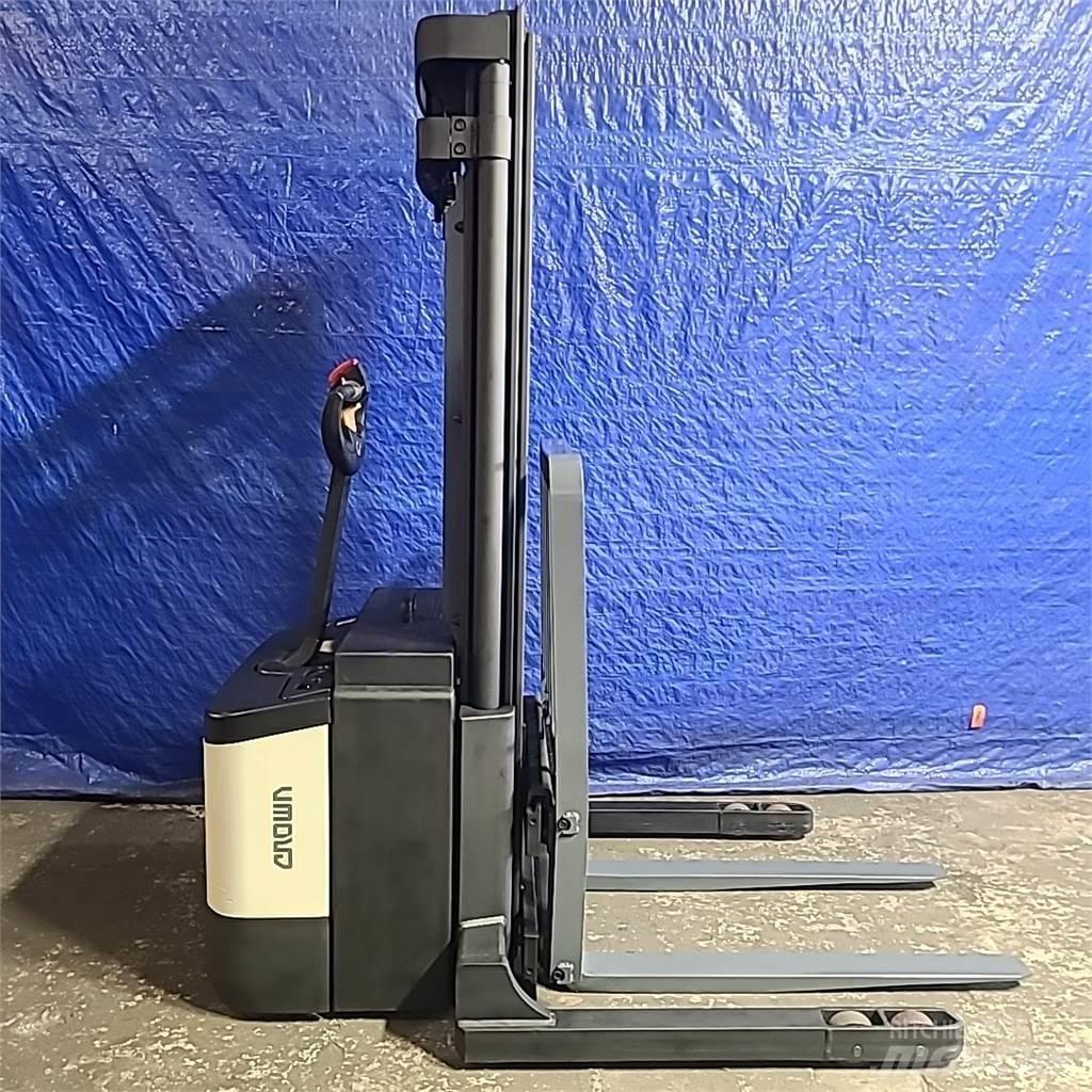 Crown WS2300 Transpaleti autopropulsanti
