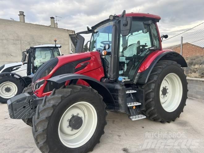 Valtra N135A Tractoare