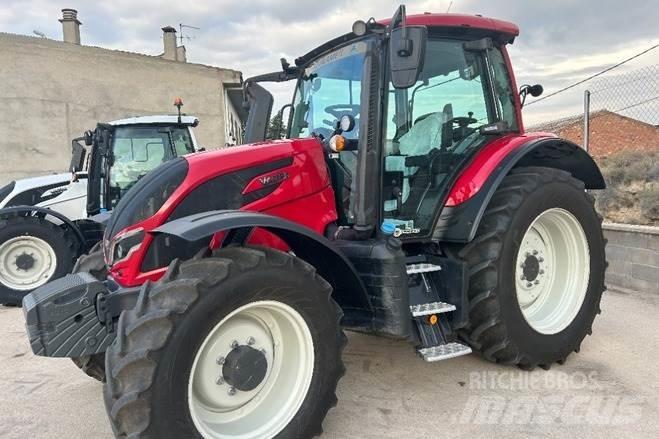Valtra N135A Tractoare