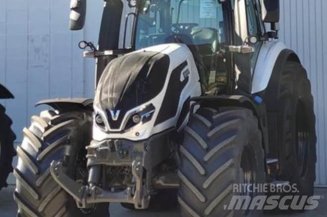 Valtra Q305 Tractoare