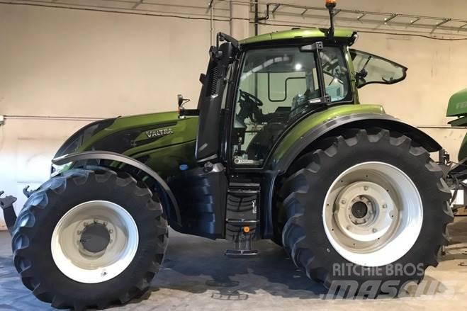 Valtra T235D Tractoare