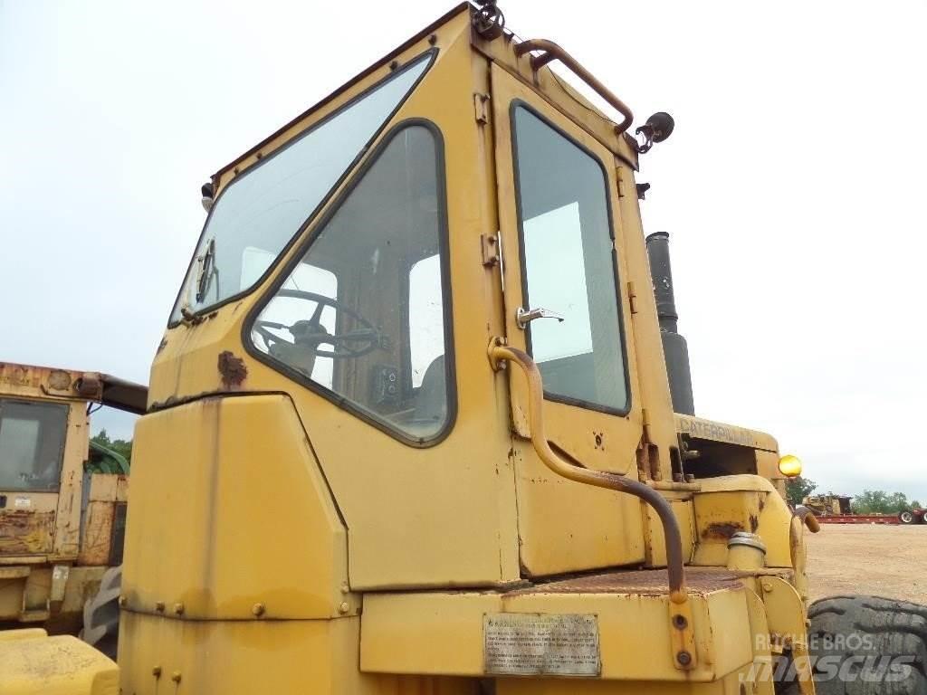 CAT 814 Incarcator pe pneuri