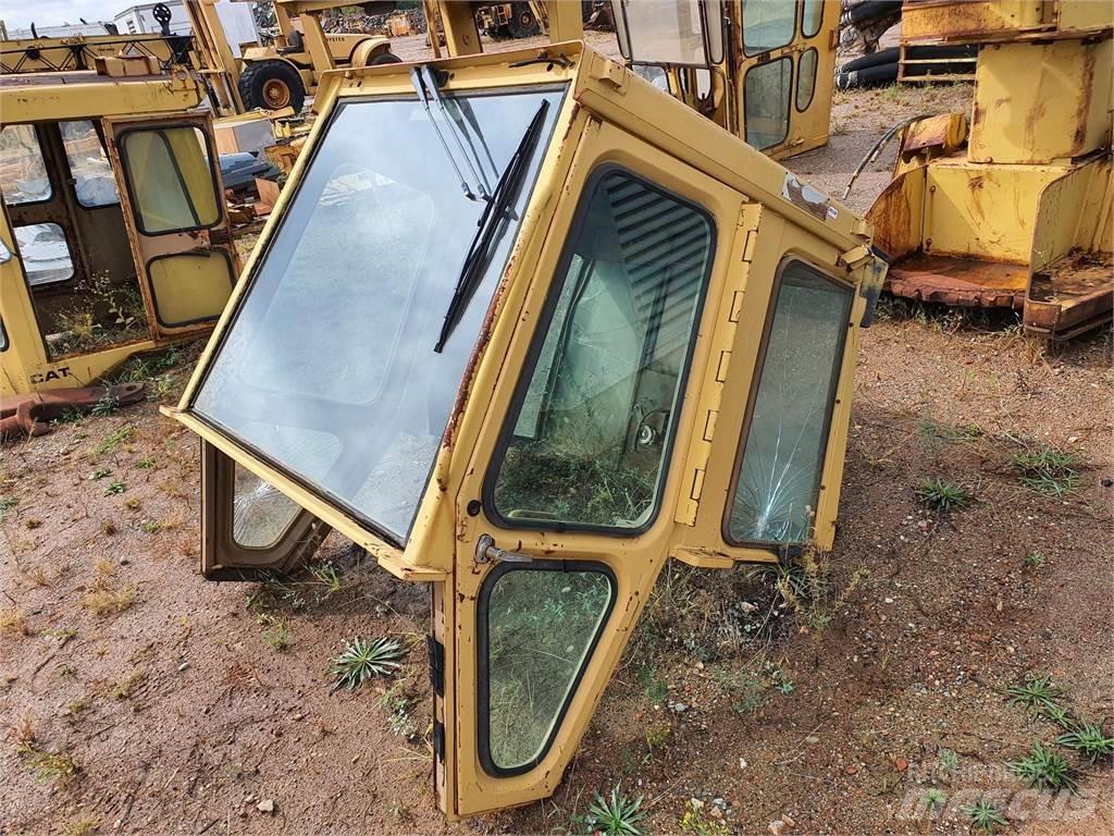 CAT 973 Cabine si interior