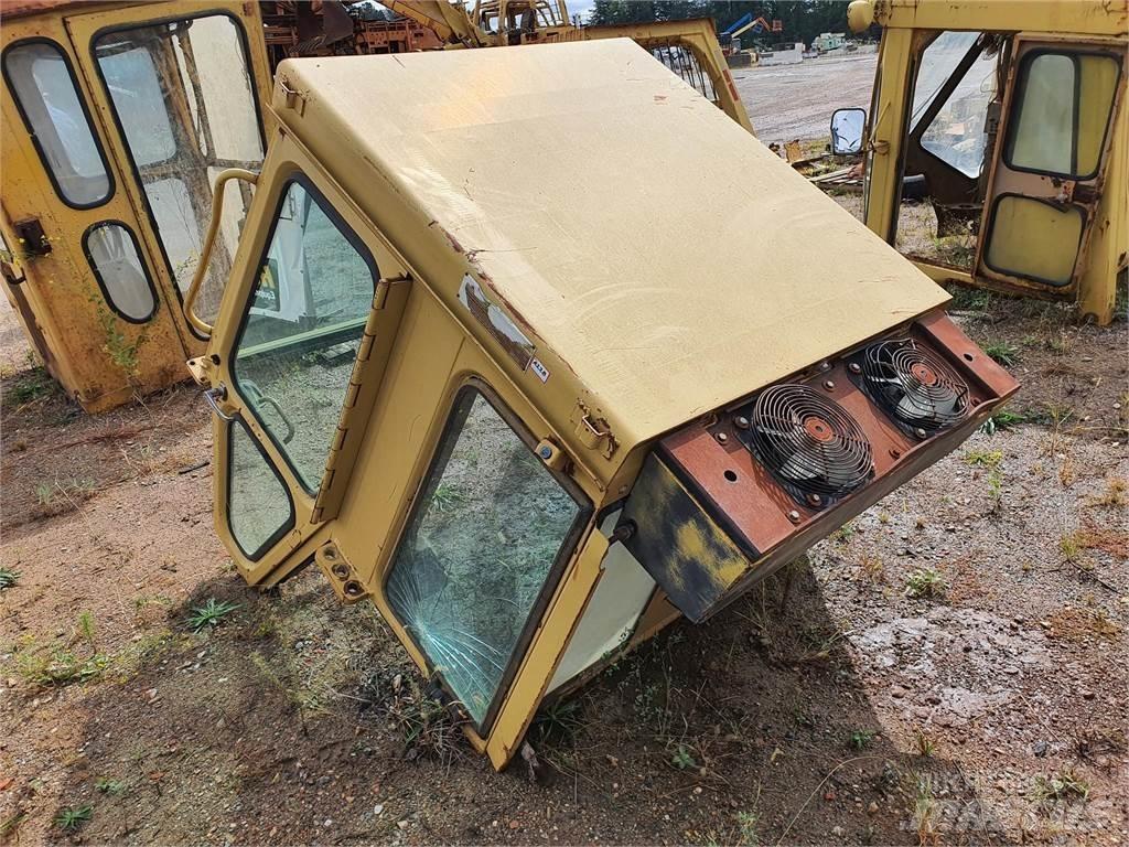 CAT 973 Cabine si interior