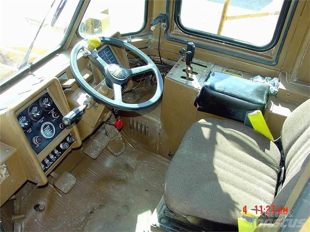 CAT 988B Incarcator pe pneuri