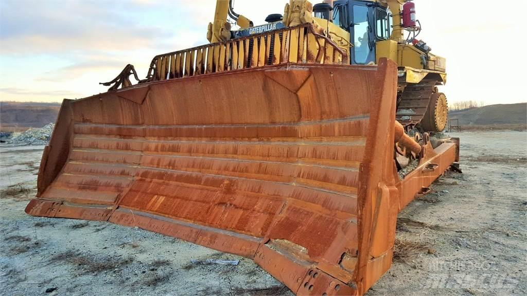 CAT D11R Buldozere pe senile