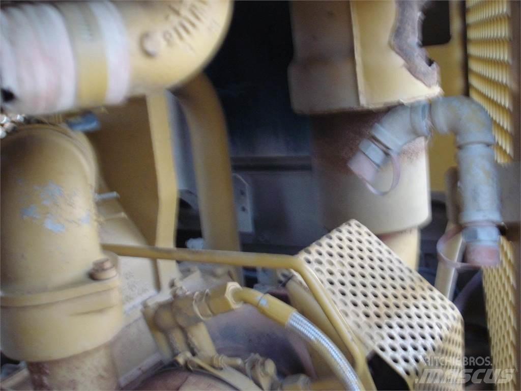 CAT D11R Buldozere pe senile