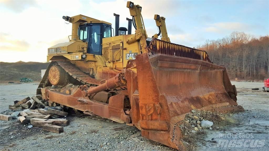 CAT D11R Buldozere pe senile