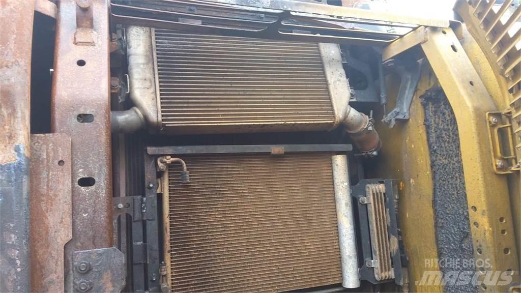 Komatsu PC210 Excavatoare pe șenile
