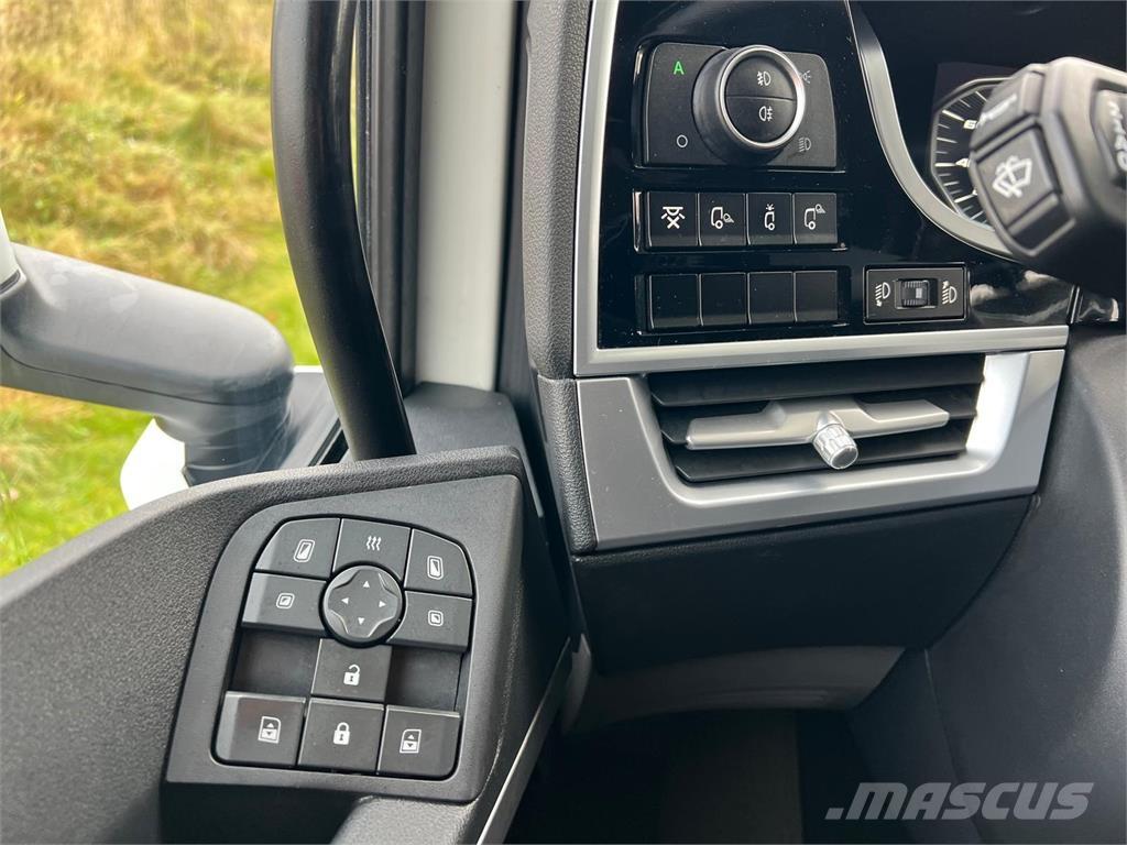 DAF XF530 FTS 6x2 Autotractoare