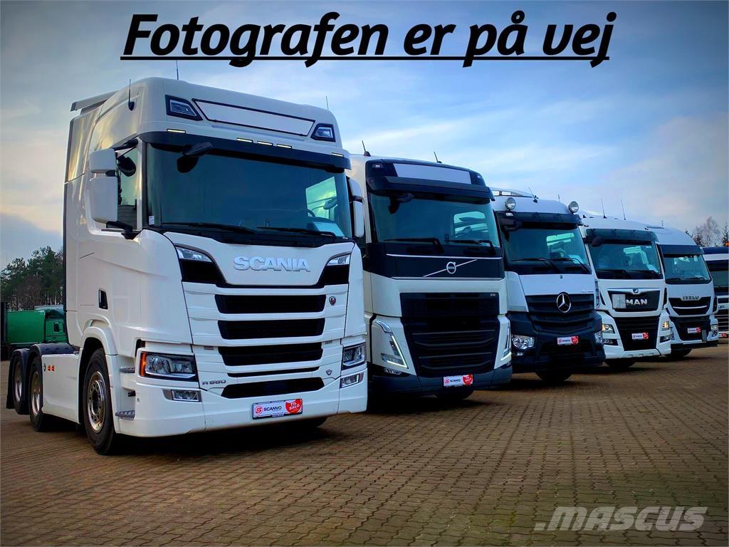 Volvo FM450 Camion cu carlig de ridicare