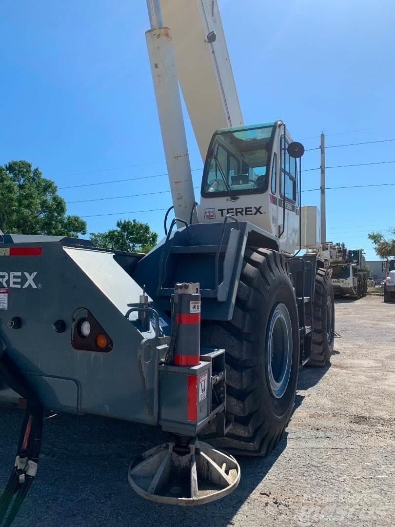 Terex  Macara teren accidentat