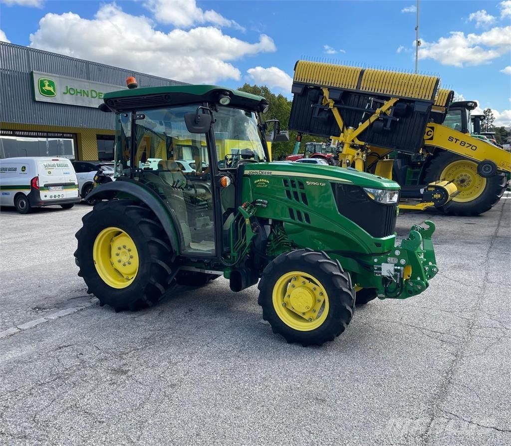 John Deere 5090 GF Tractoare
