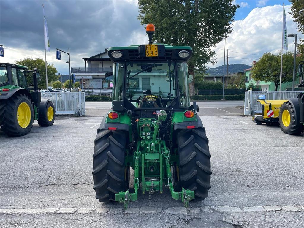 John Deere 5090 GF Tractoare