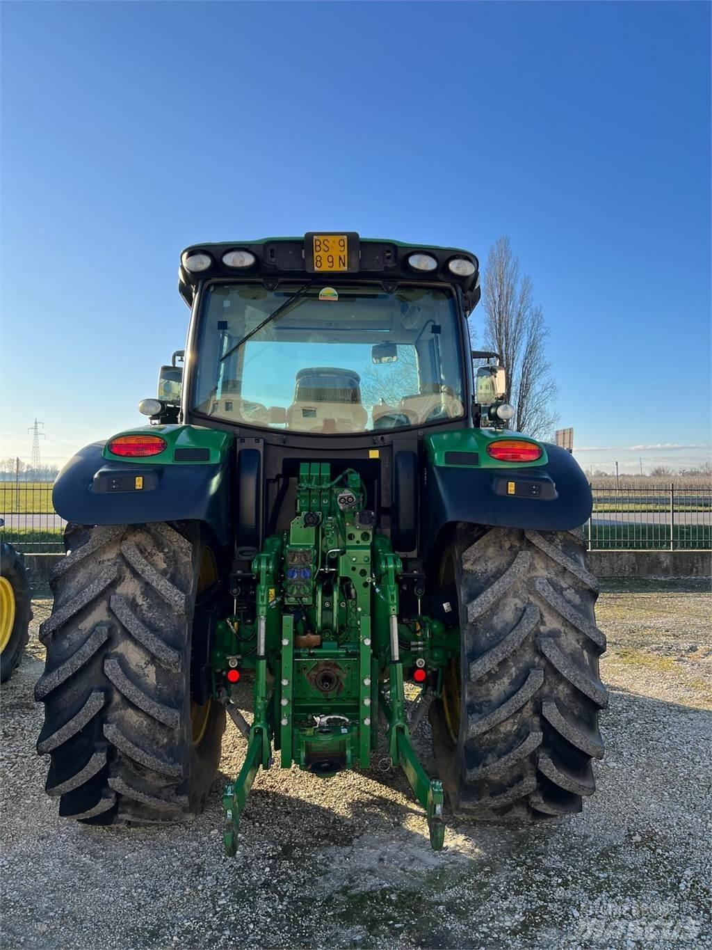 John Deere 6110 R Tractoare