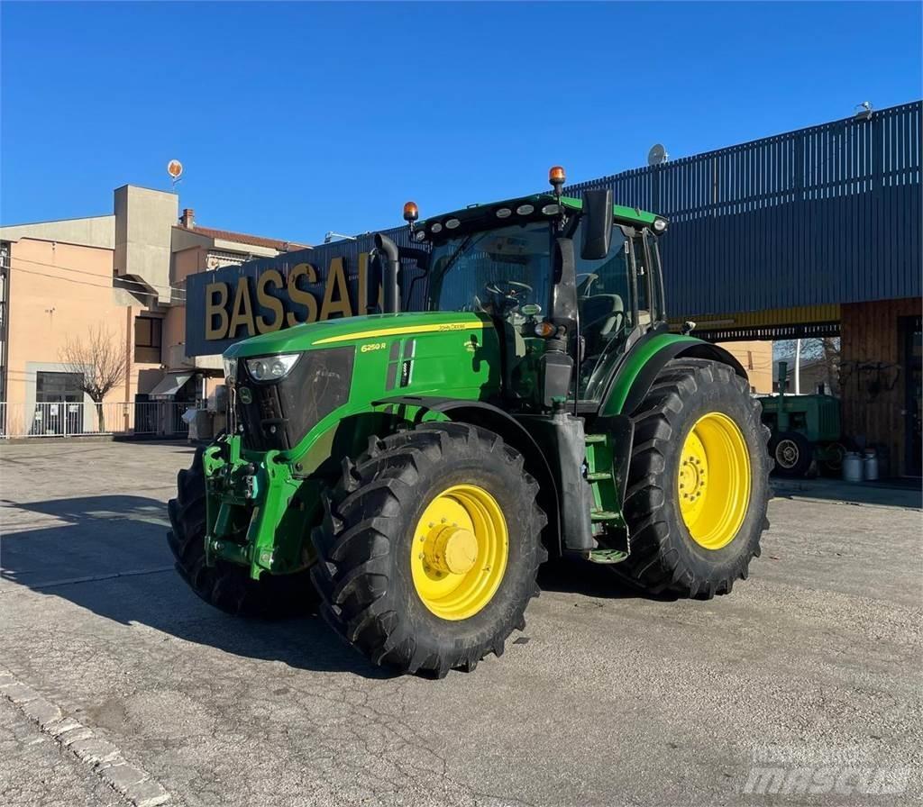 John Deere 6250 R Tractoare