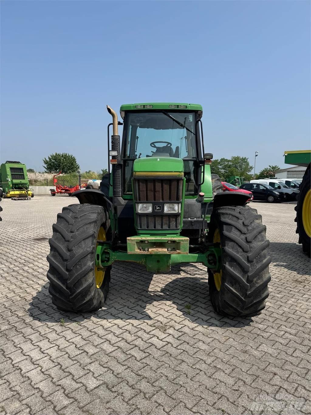 John Deere 7800 Tractoare